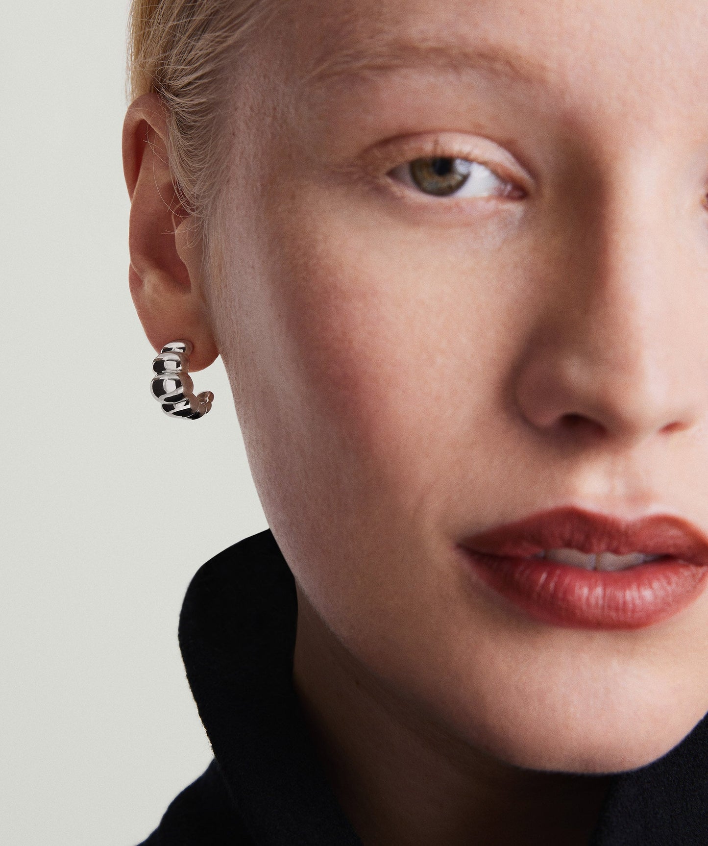 أقراط شارلوت الحلقية المنتفخة