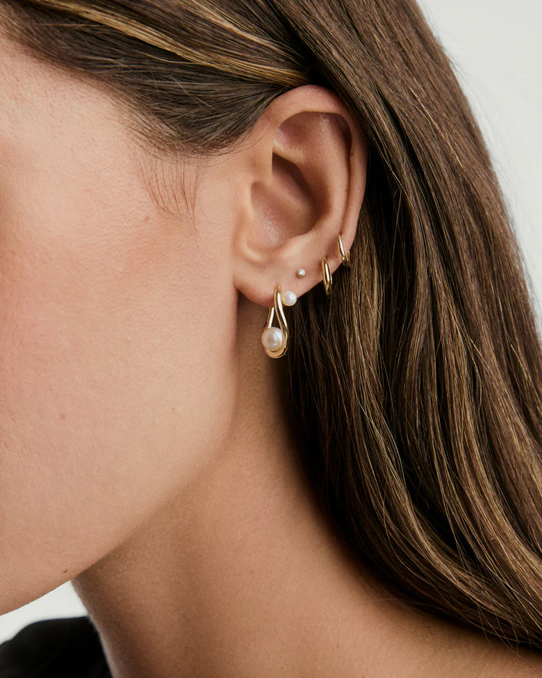 Dome Figure Pearl Hoop